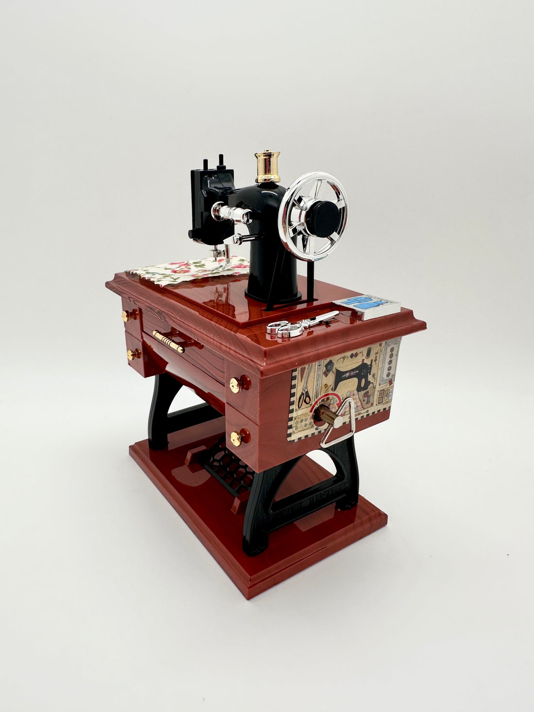 Nostalgic retro simulation sewing machine music box music box creative gift